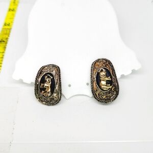Vtg Clip Earrings Chunky Brutalist Elephant Asian Relief Cameo Gold Silver Tone